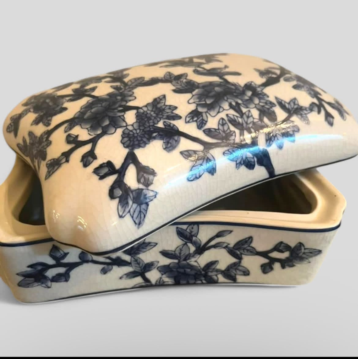 Bleu Blanc Box: Antique Style, White & Blue Floral Design