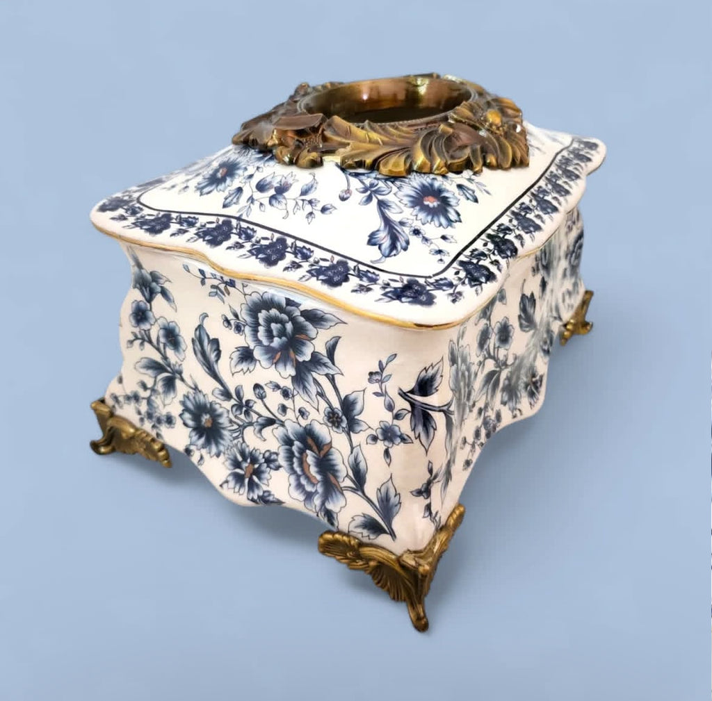 Elegant Bleu Blanc Tissue Holder