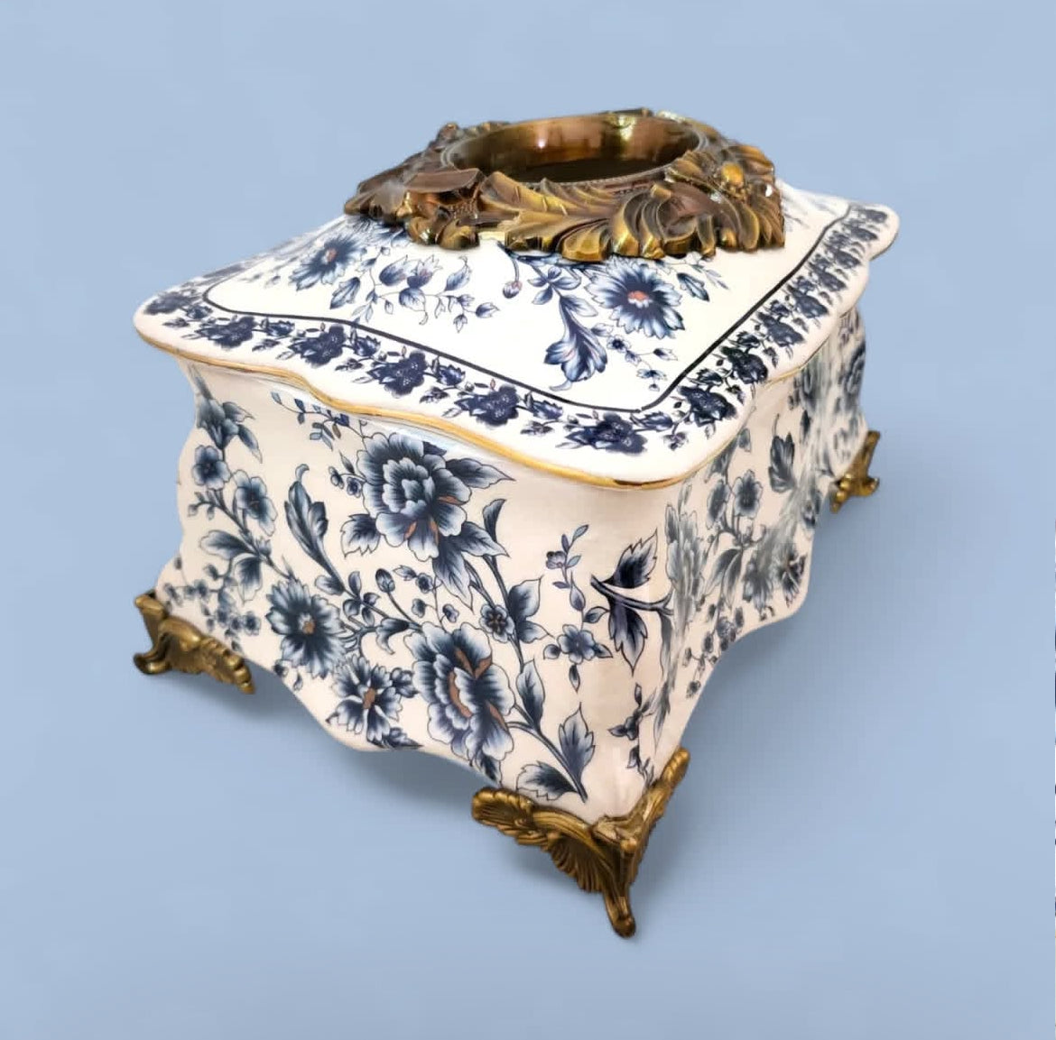 Elegant Bleu Blanc Tissue Holder